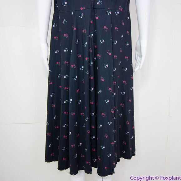 Unique Vintage ‎ Gwynnie Bee black floral print V neck with bow dress, 1X - Picture 5 of 16